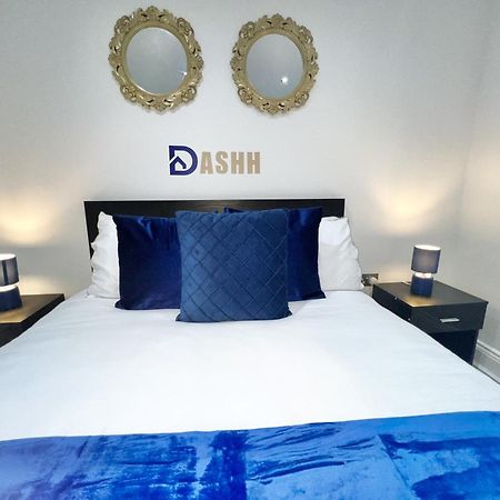 Charming 3-Bed Flat In Shepherds Bush - Sleeps 9 伦敦 外观 照片
