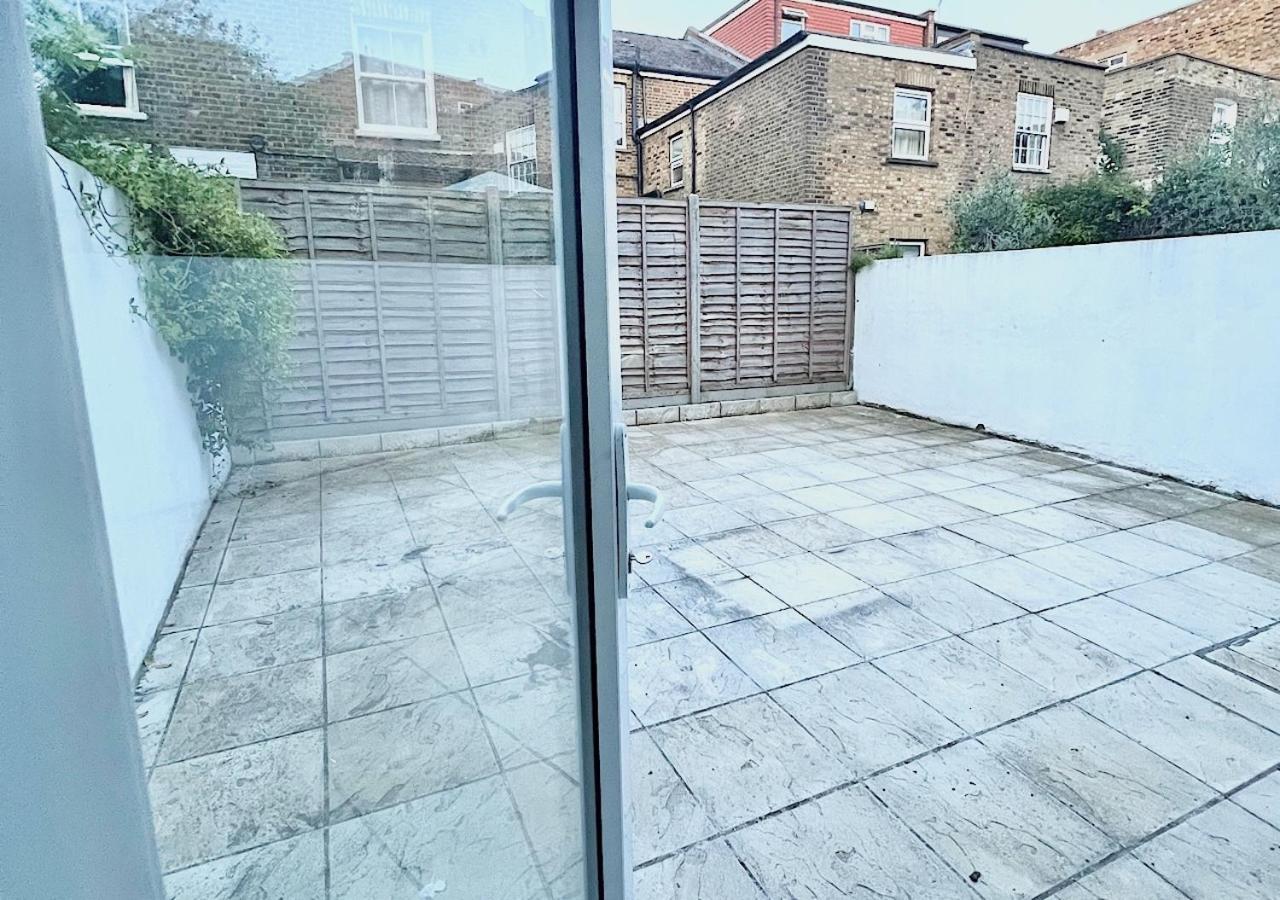 Charming 3-Bed Flat In Shepherds Bush - Sleeps 9 伦敦 外观 照片
