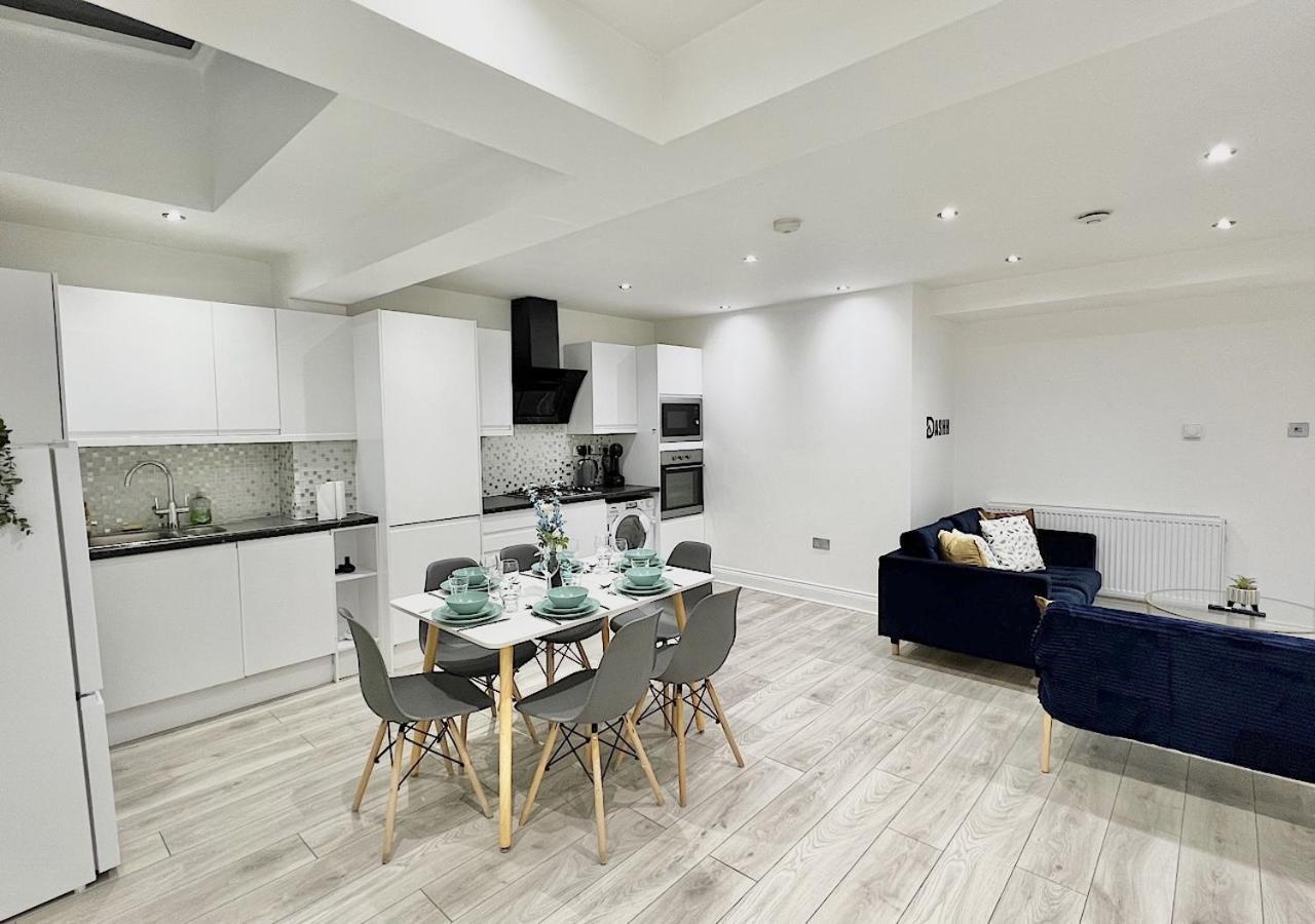 Charming 3-Bed Flat In Shepherds Bush - Sleeps 9 伦敦 外观 照片