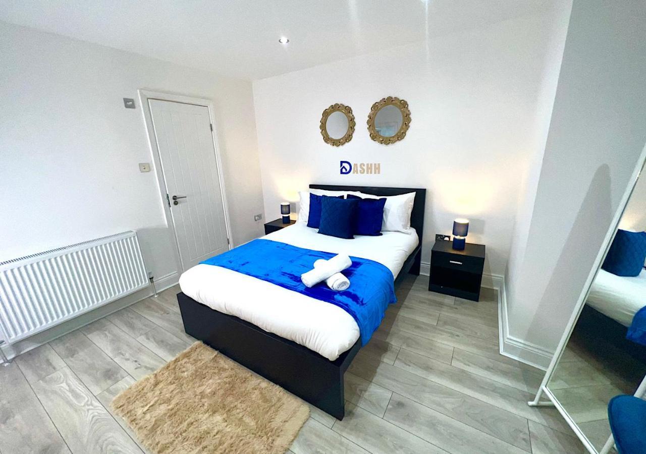 Charming 3-Bed Flat In Shepherds Bush - Sleeps 9 伦敦 外观 照片